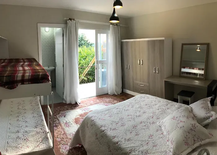 Ape Completo Com Suite, Sacada E Garagem Fechada